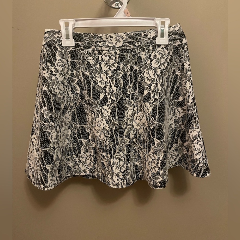 Girls lace skirt, size 10/12 brand IZ Beyer Girl
